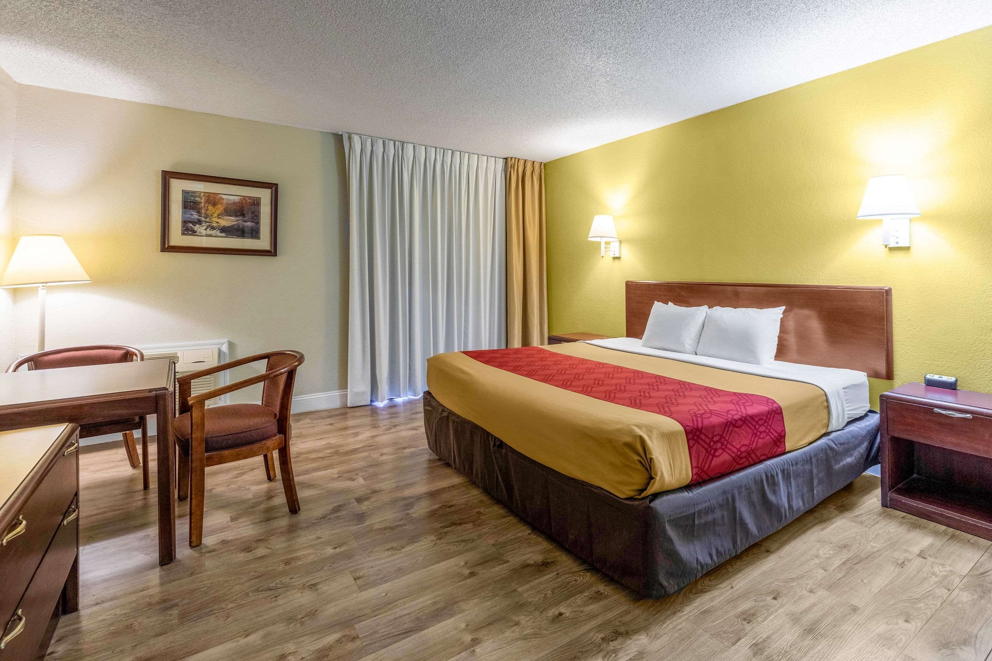 STANDARD, KING BED, RIVER VIEW