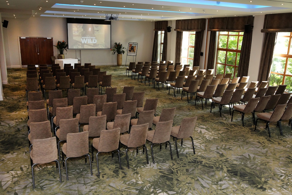 Chessington Resort Hotels 82/90