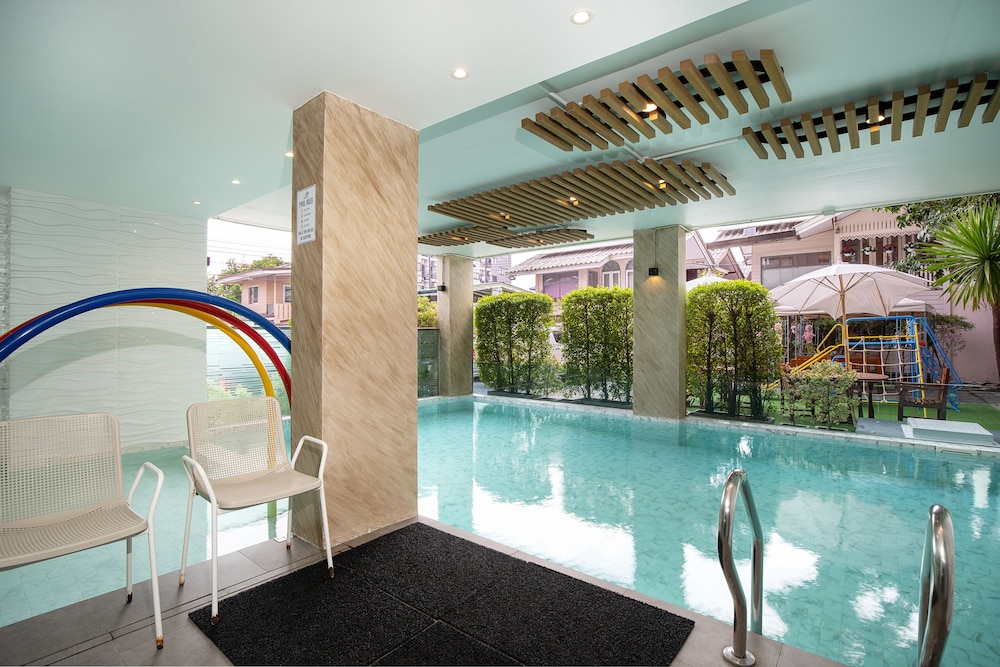 The Riski Hotel at Bangphlat Station 23/50
