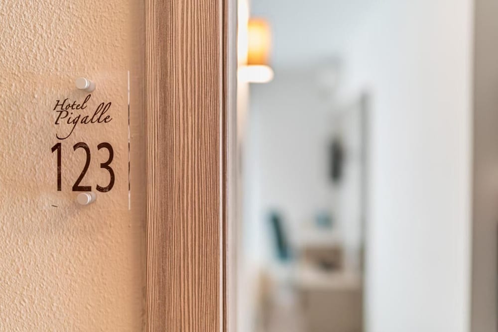 Hotel Pigalle 17/33