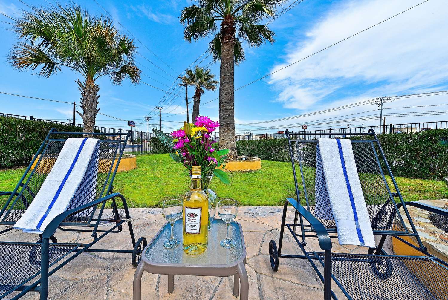 Microtel Inn & Suites by Wyndham New Braunfels 24/38