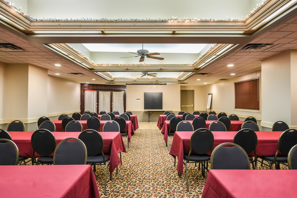 Canadas Best Value Inn Whitecourt 47/51