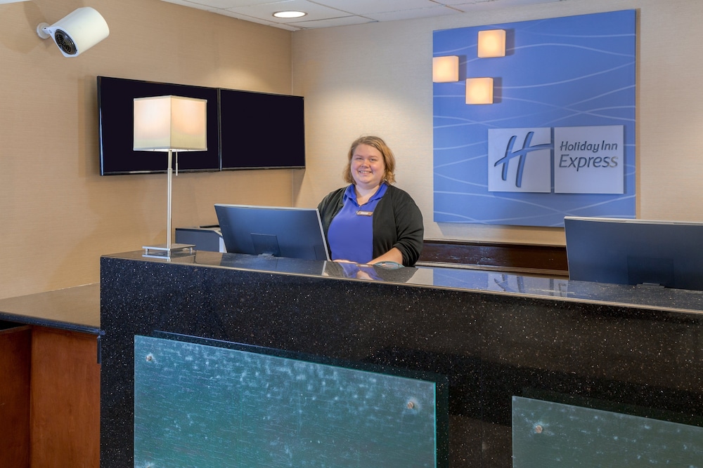 Holiday Inn Express Hotel Suites Canton 14/62