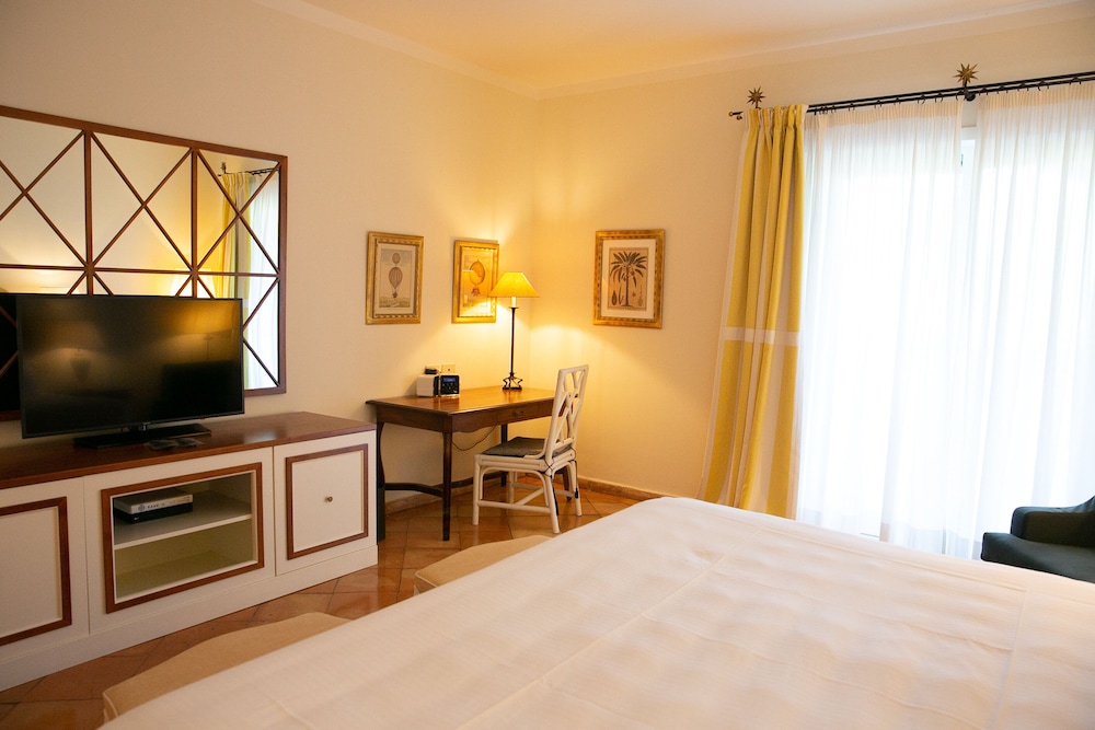 Hotel Il Pellicano 18/83