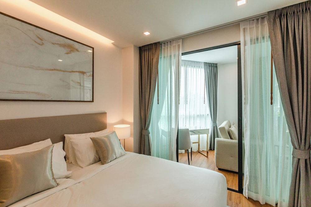 1 BEDROOM, DELUXE