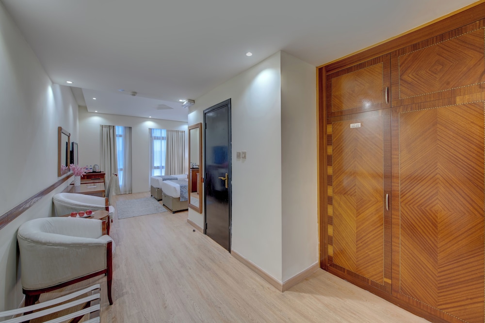 Vendome Plaza Hotel 50/62