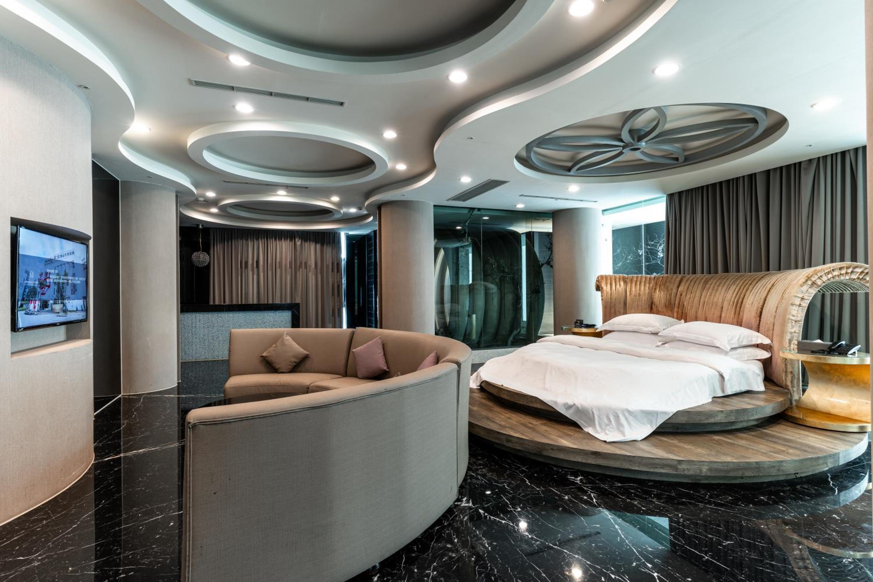 Vip, Suite
