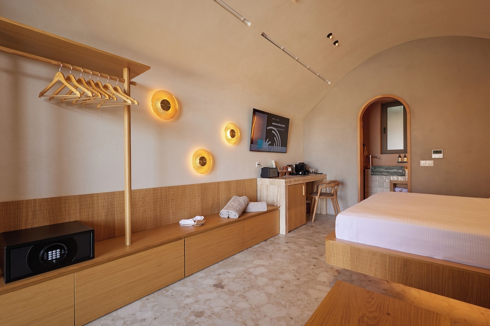 Junior Suite, King Bed, Plunge Pool، Sun Aeriko 5/5