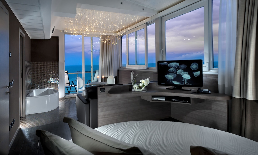 Hotel Lungomare 27/35