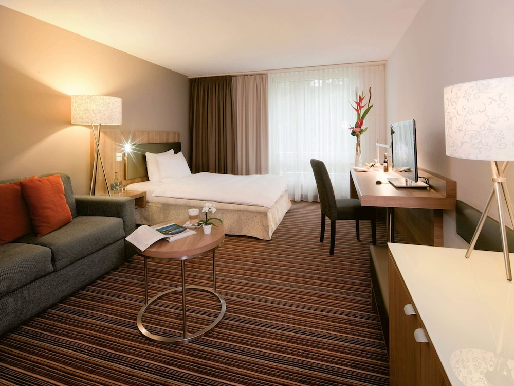 SUPERIOR, QUEEN BED