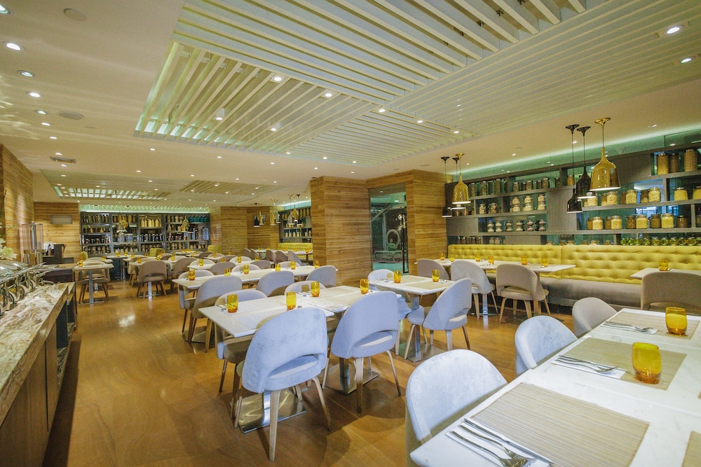 Hotel Xyz 38/49