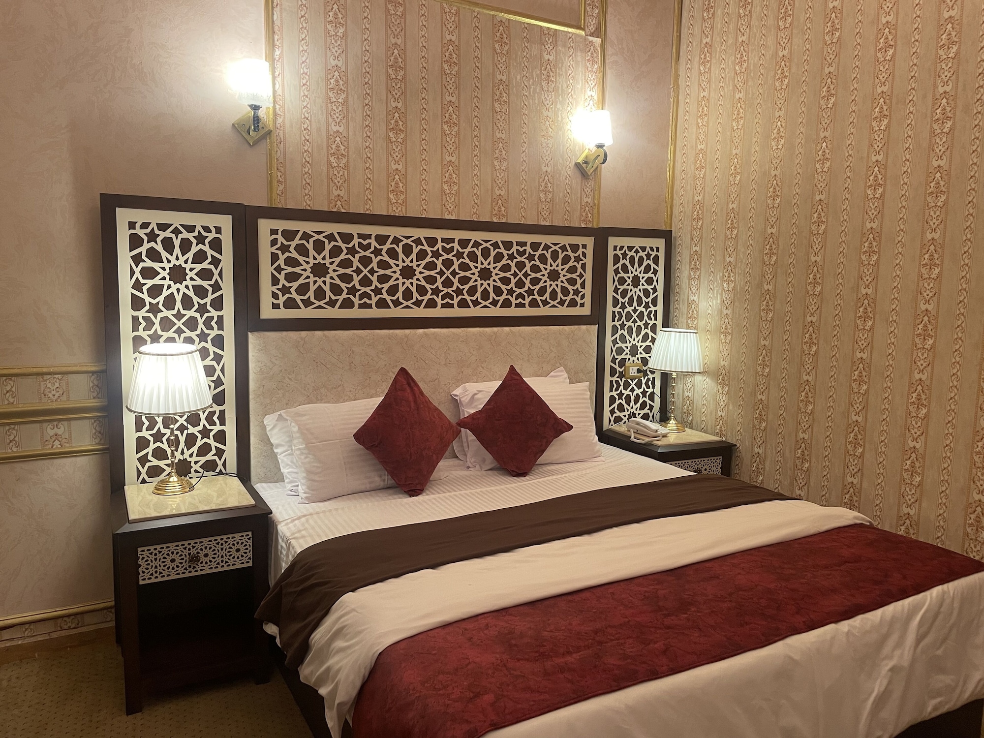 2 BEDROOMS, DELUXE, DOUBLE OR TWIN BED, CITY VIEW, BALCONY