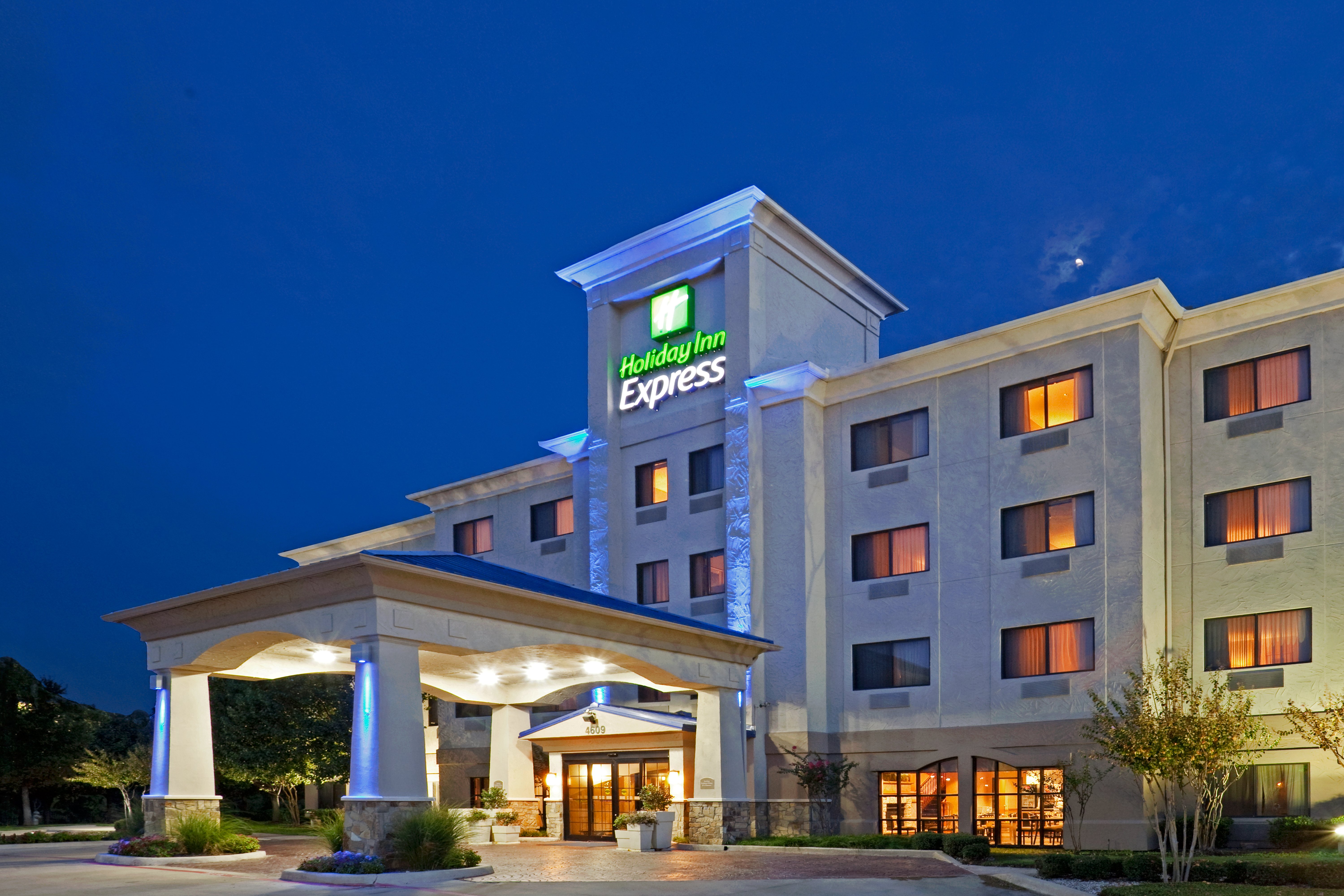Holiday Inn Express Hotel And Suites Fort Worth Southwest I 20 6/56
