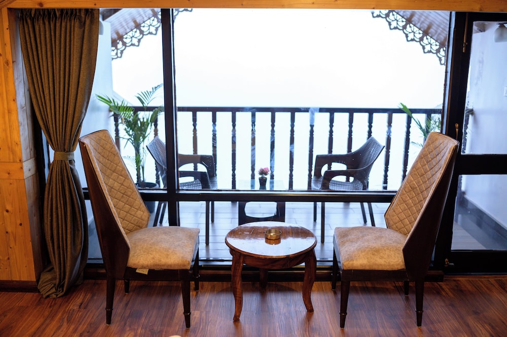 Istana Resort and Spa 40/50