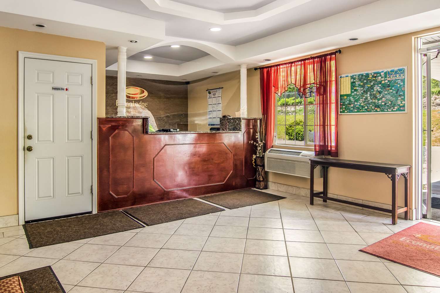 Econo Lodge Bradford South 3/4