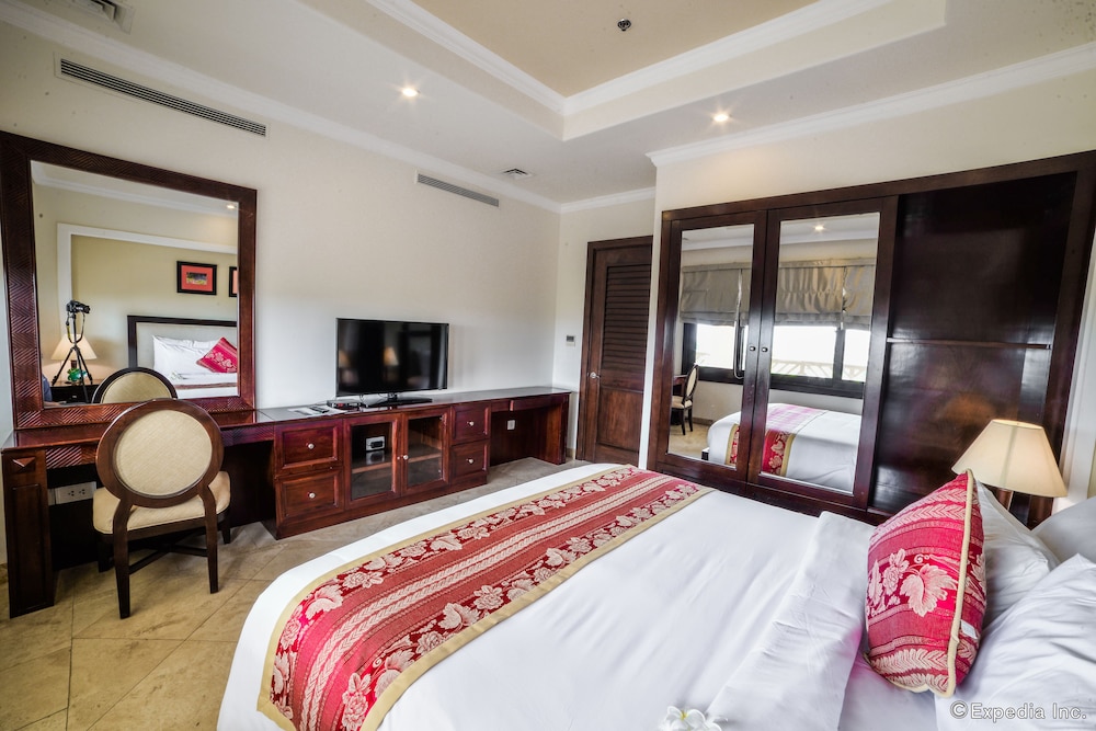 Olalani Resort and Condotel 23/69
