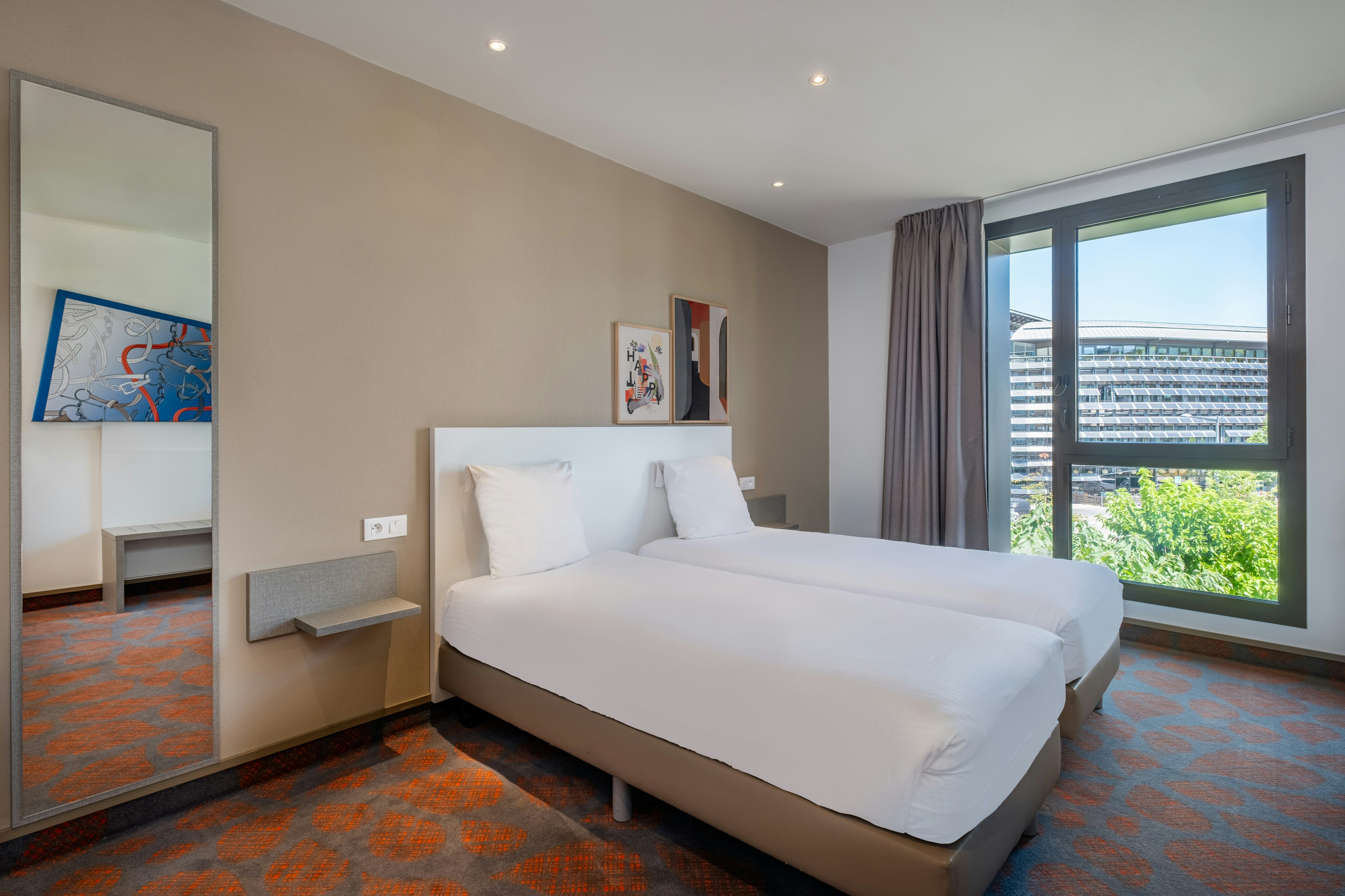 ROOM, TWIN BEDS, RIVER VIEW