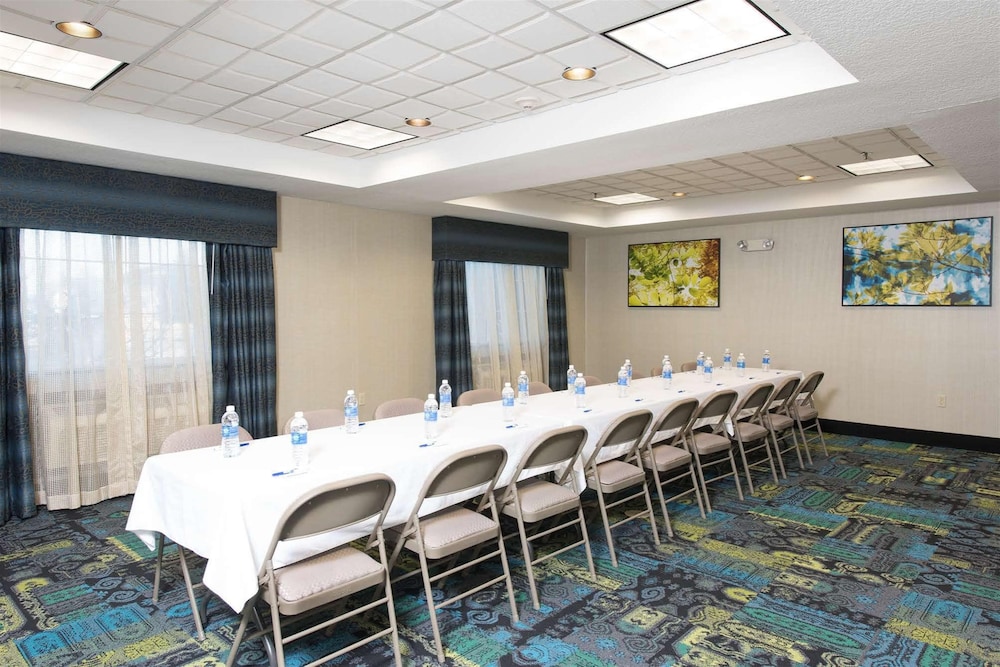 Holiday Inn Express Hotel And Suites Danville 39/43