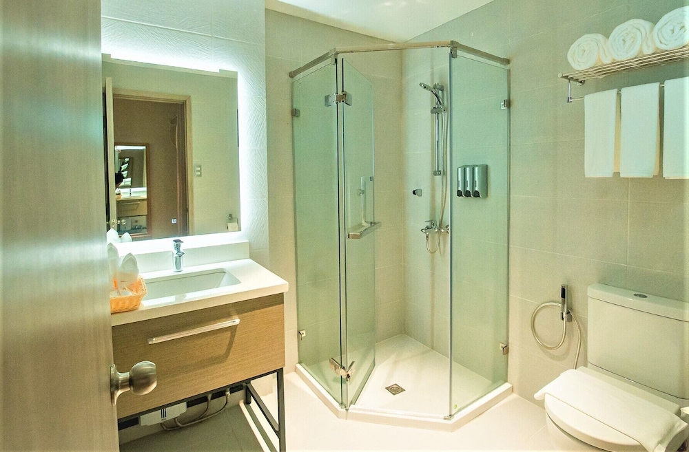 1521 Hotel 45/45