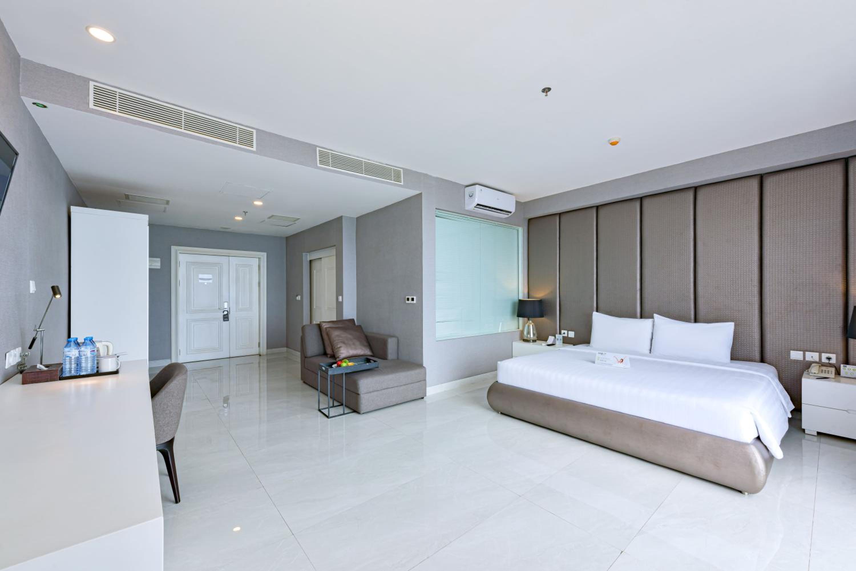 Grand Whiz Megamas Manado 17/39