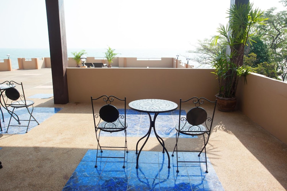Sea Breeze Guest House 61/73