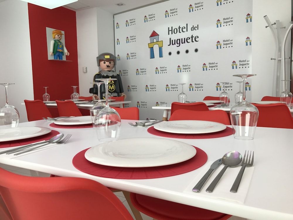HOTEL DEL JUGUETE 27/65