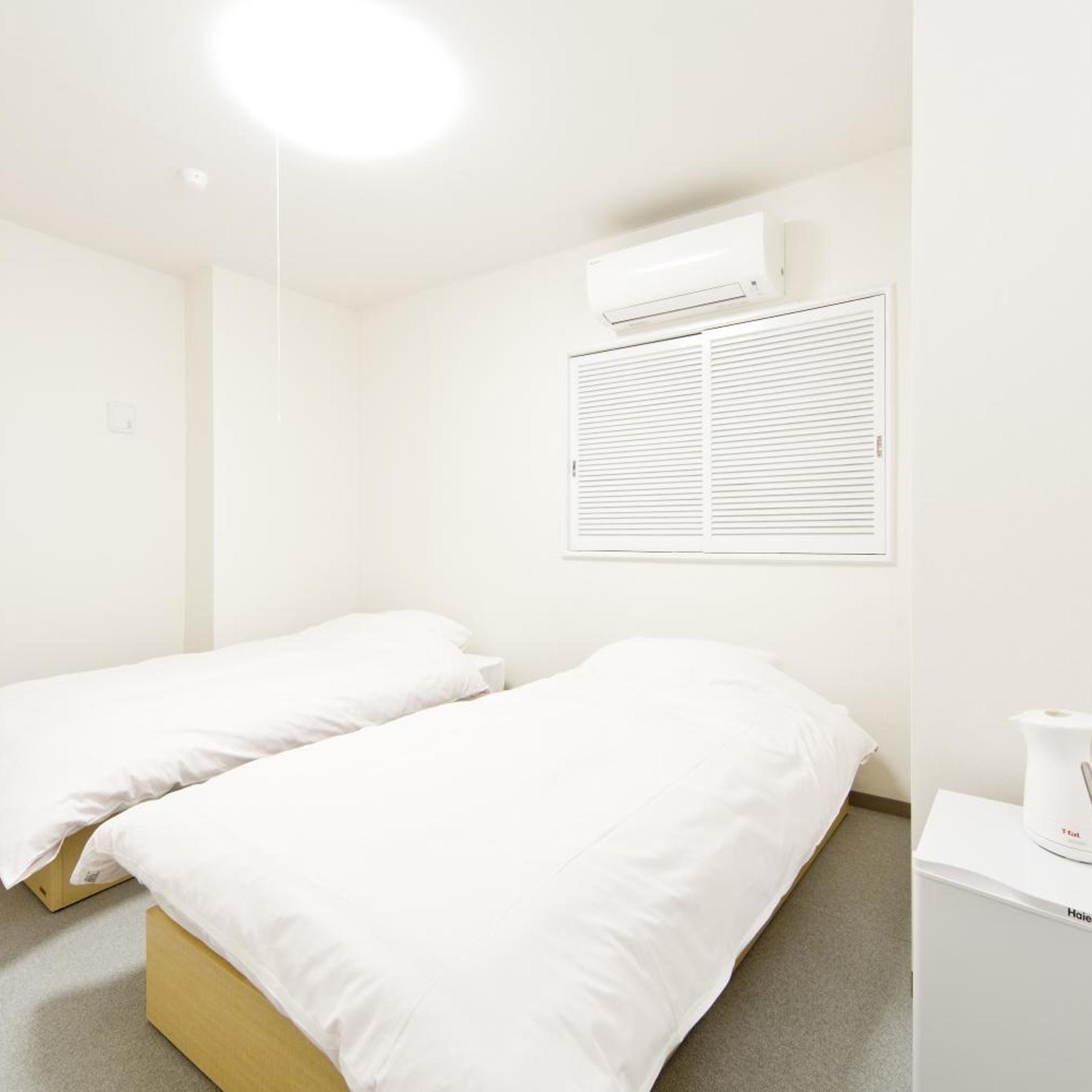 Economy, Twin Beds, No Window