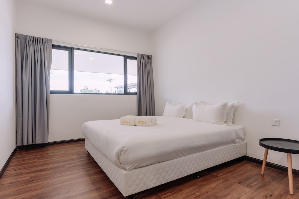 Roxy Sematan Villa And Townhouse 20/60