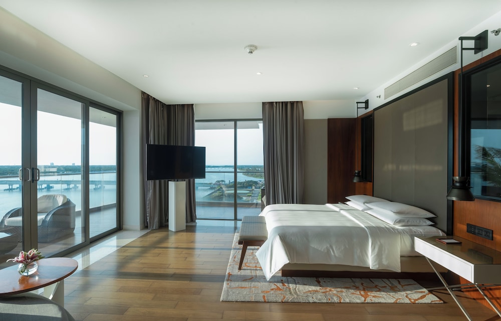 Grand, Backwater View, Terrace