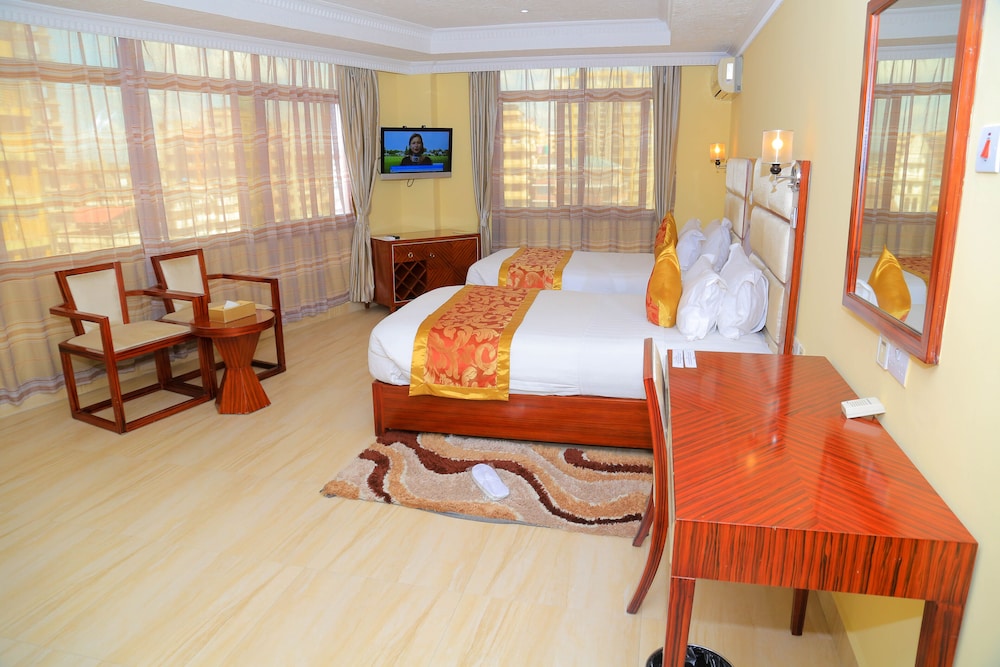 Tiffany Diamond Hotel Indira Gandhi Street 62/71