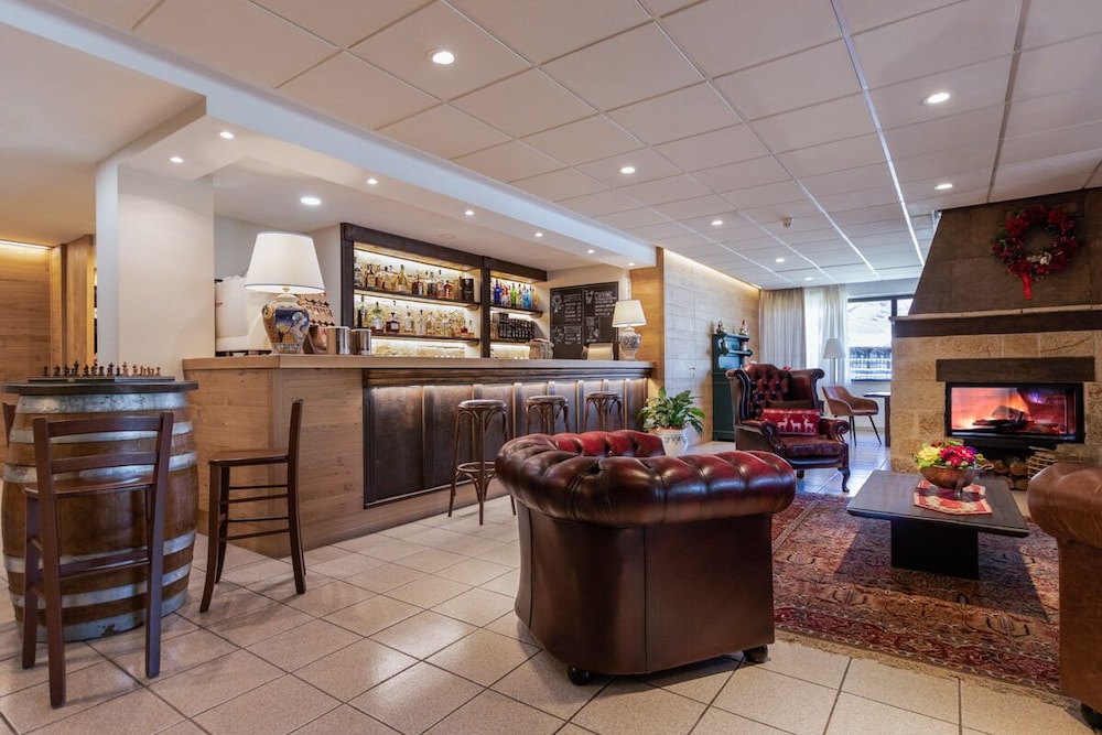 Hotel Iris 4/50