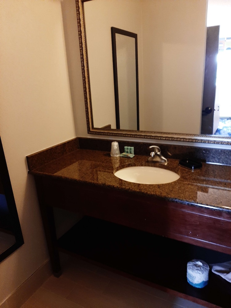 Best Western Batesville 66/73
