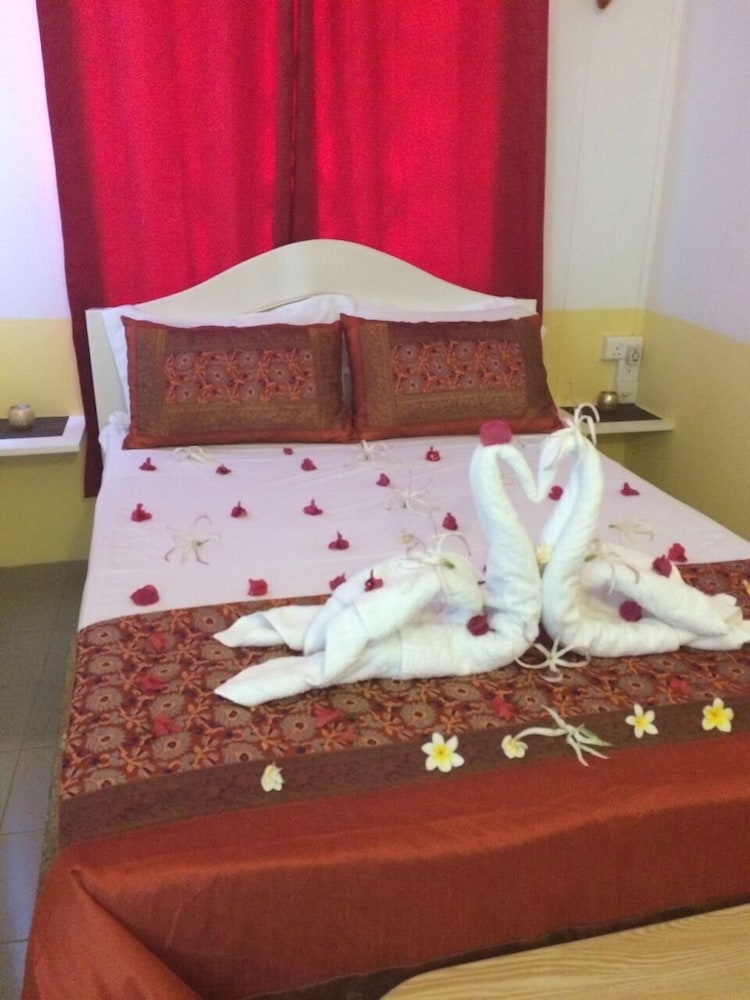 Eden Villa 7/41