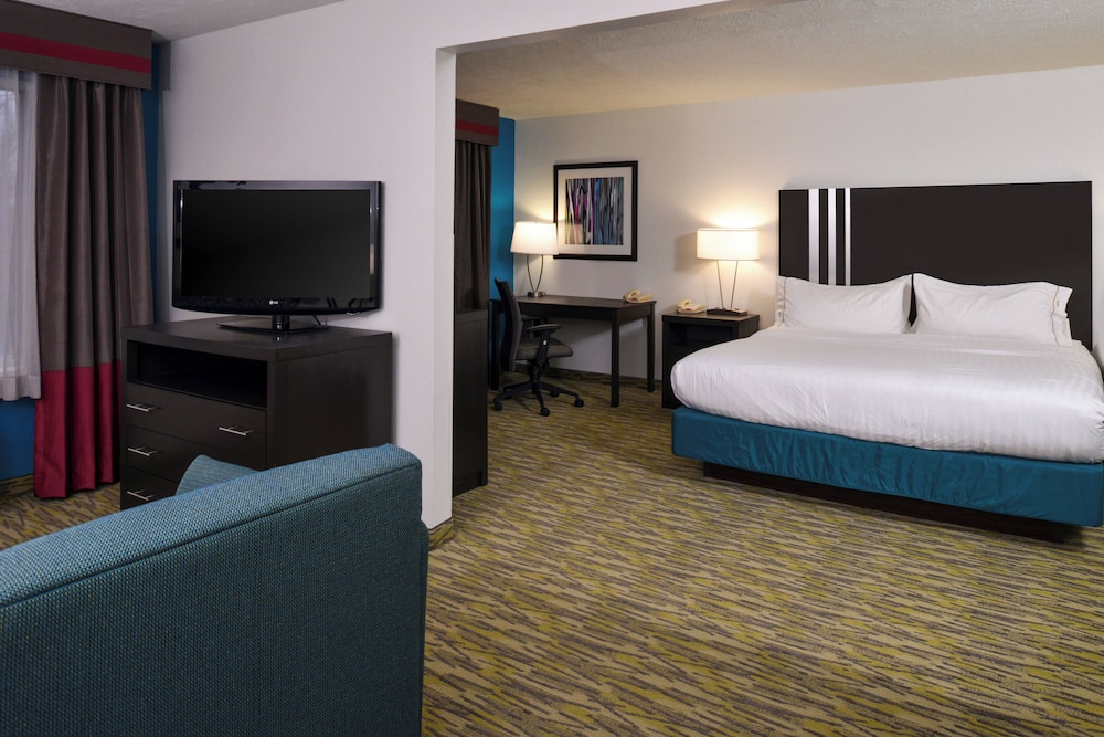Suite, King Bed, Extra Floor Space