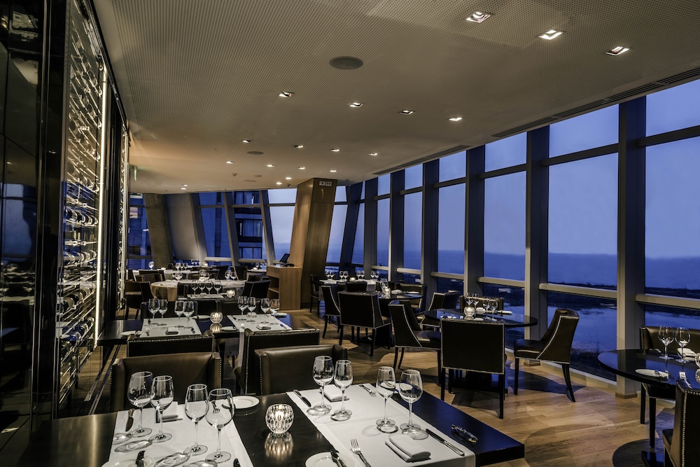 Alvear Icon Hotel 63/72