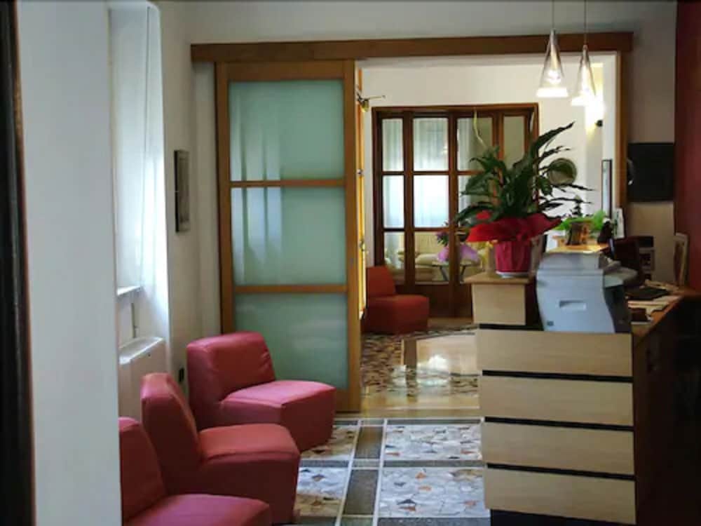Hotel Paradiso 16/27