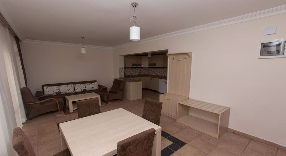 Sirma Hotel 30/50