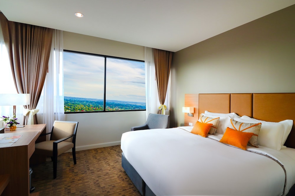 DELUXE, EXECUTIVE, KING BED