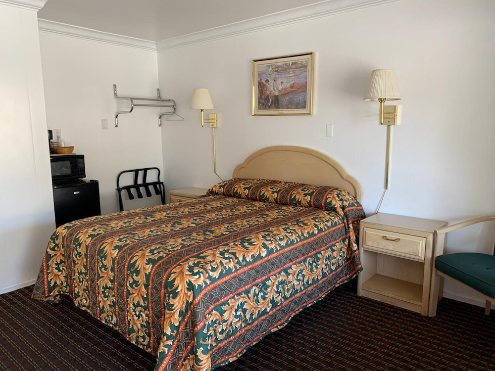 Lark Motel 10/53