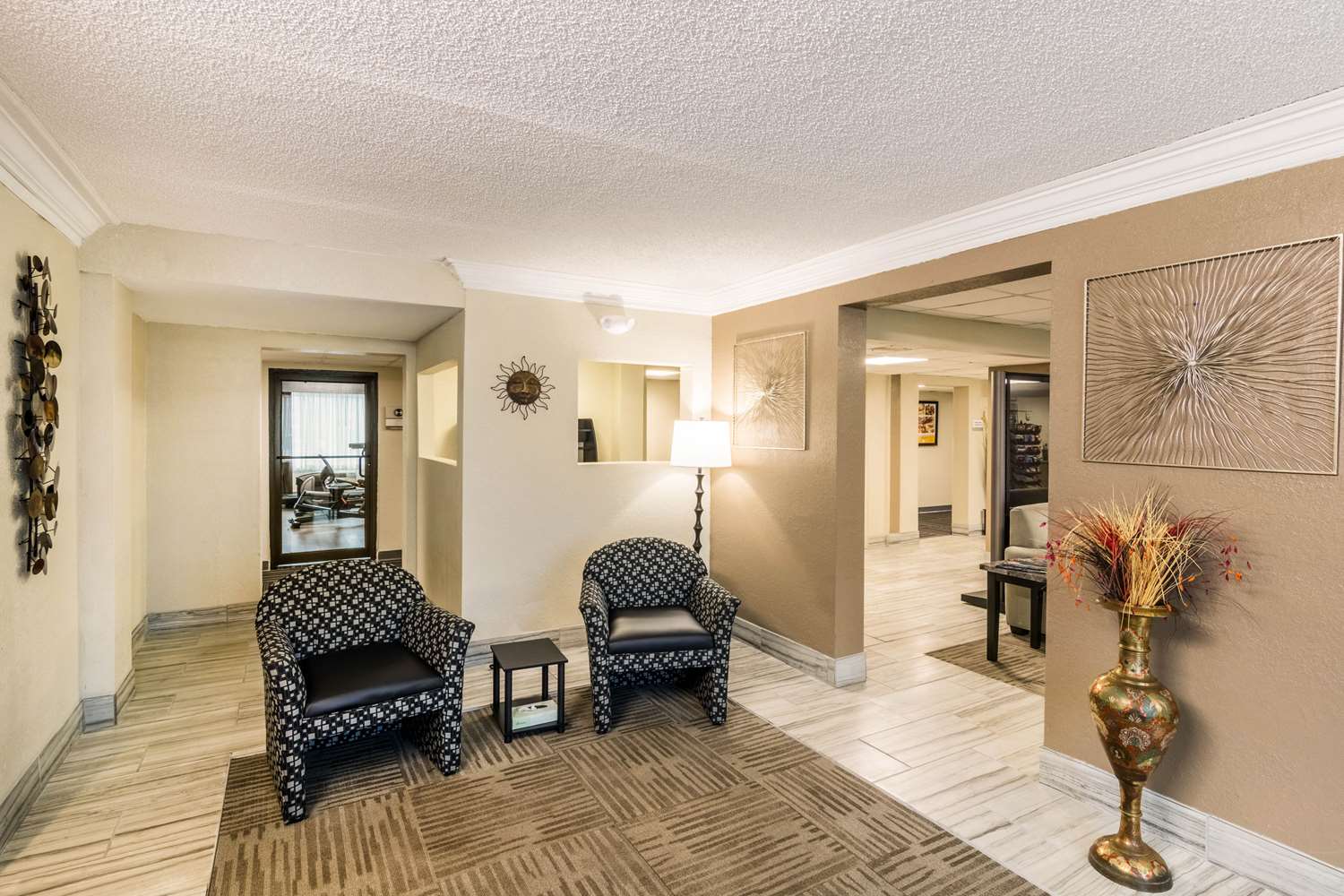 Quality Inn Pensacola, FL 18/36