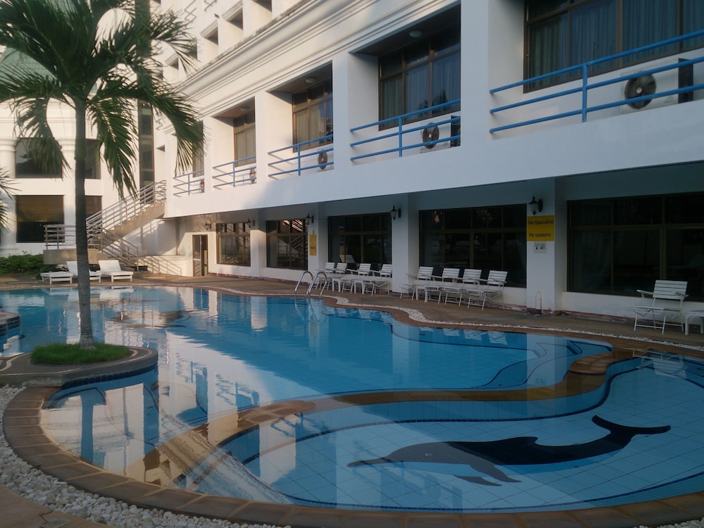 Camelot Hotel Pattaya 5/50