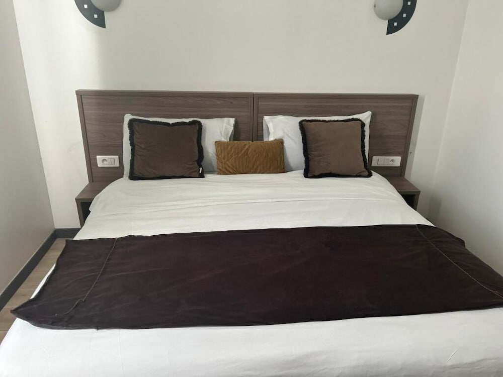 Hotel Le Clemenceau 14/45