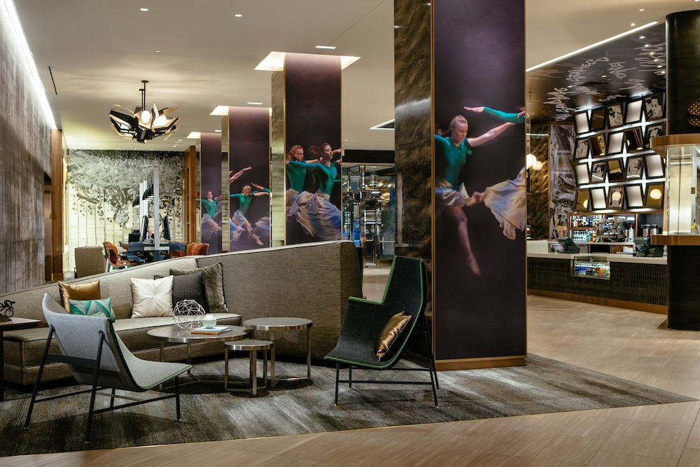 Renaissance Chicago Downtown 44/80