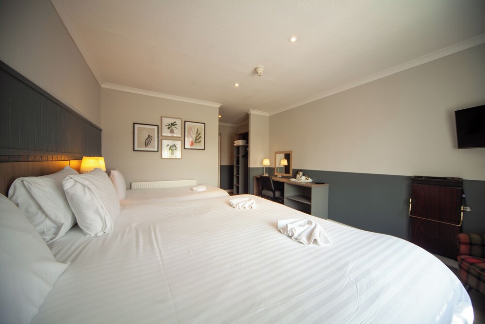 The Highfield Hotel 8/48