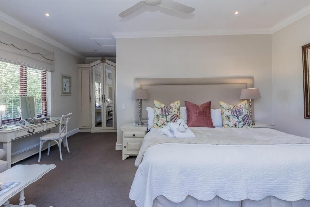 Fernwood Manor 3/50