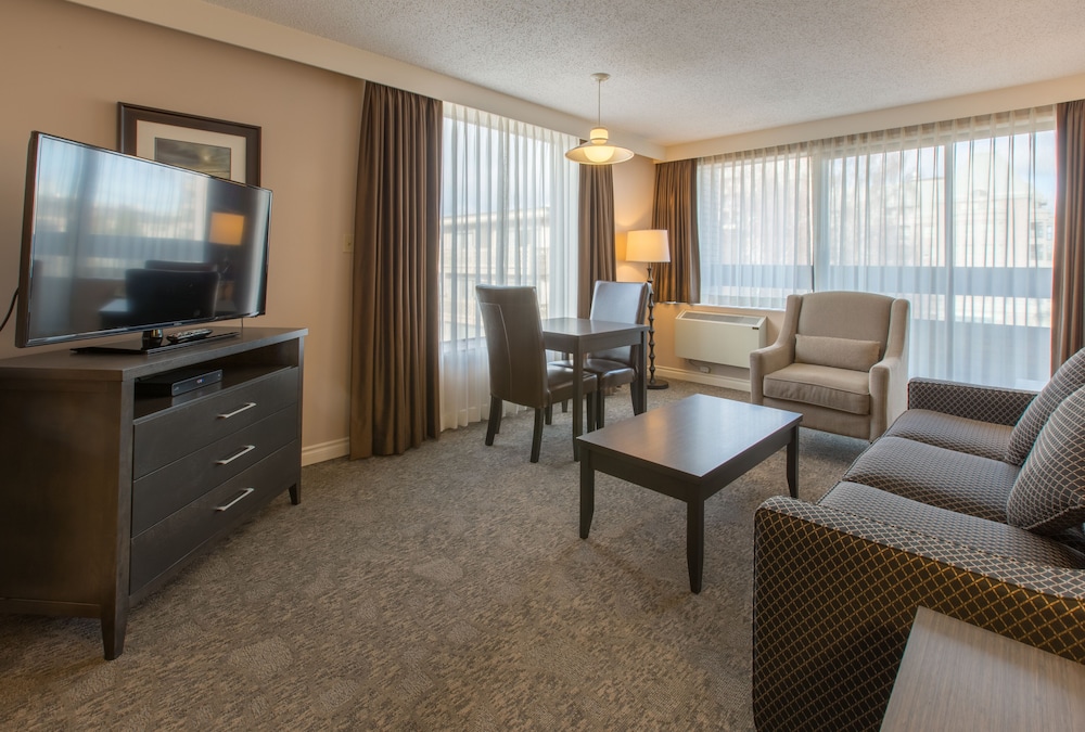 Embassy Inn 33/46