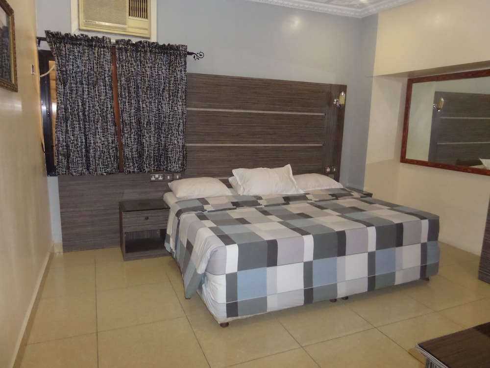 Parkview Hotel Abuja 5/12