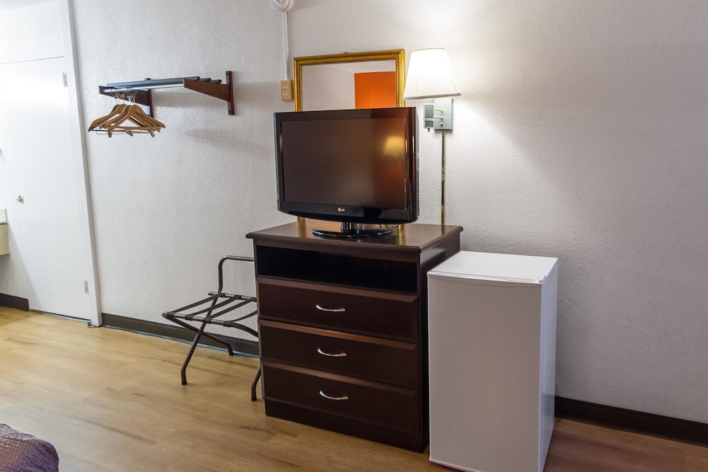 Motel6 Groton, CT 36/41
