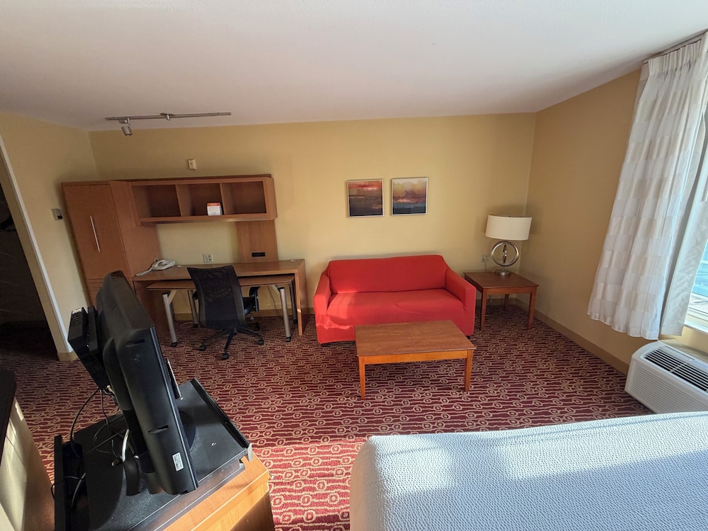 MainStay Suites Bloomington near University 23/42