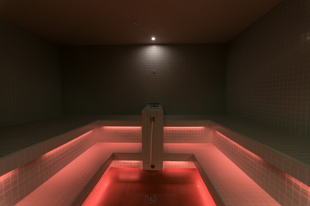 HOTEL POST 18/36